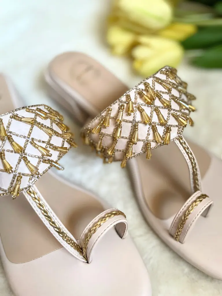 Latkan Kolhapuris_Closeup.webp