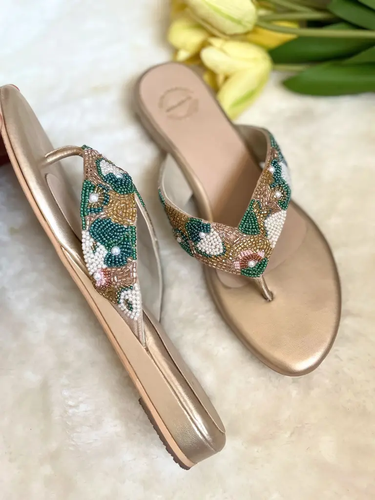 Embroidered V-Strap Slipons_Side.webp