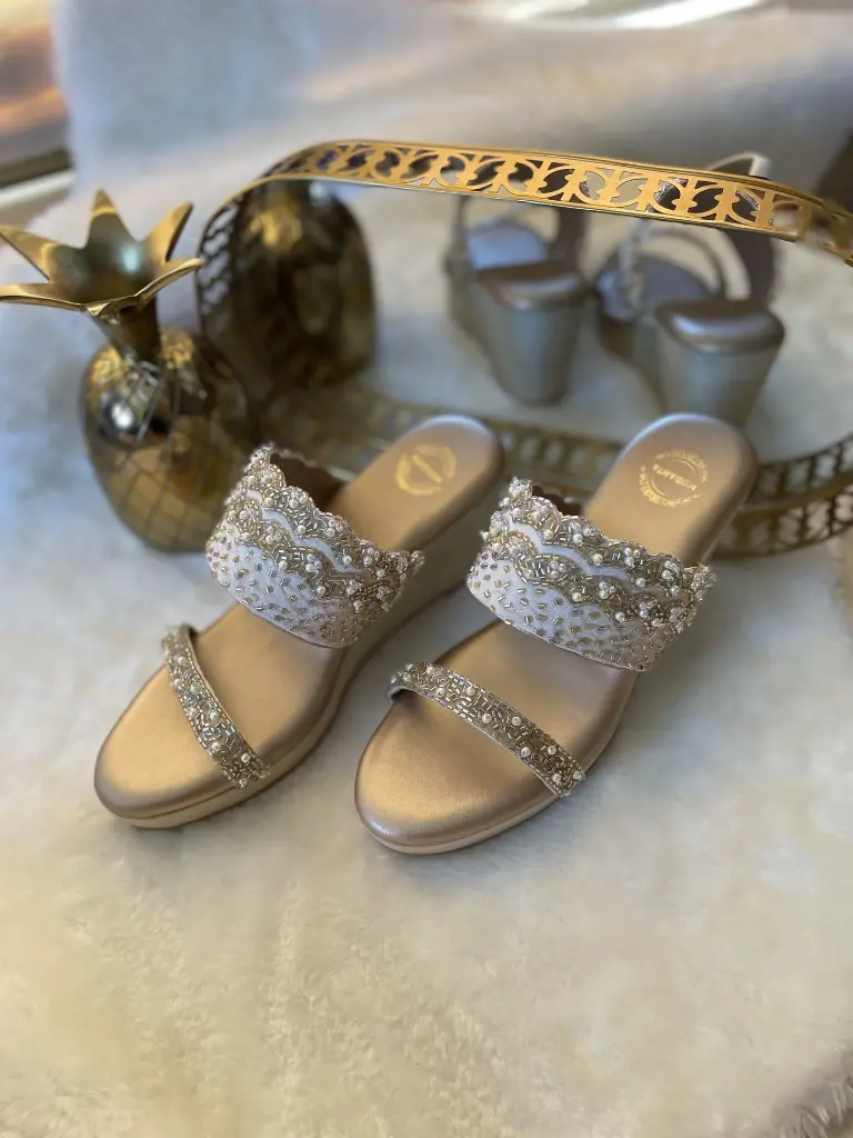 Gold Scallop Wedges_Front.webp