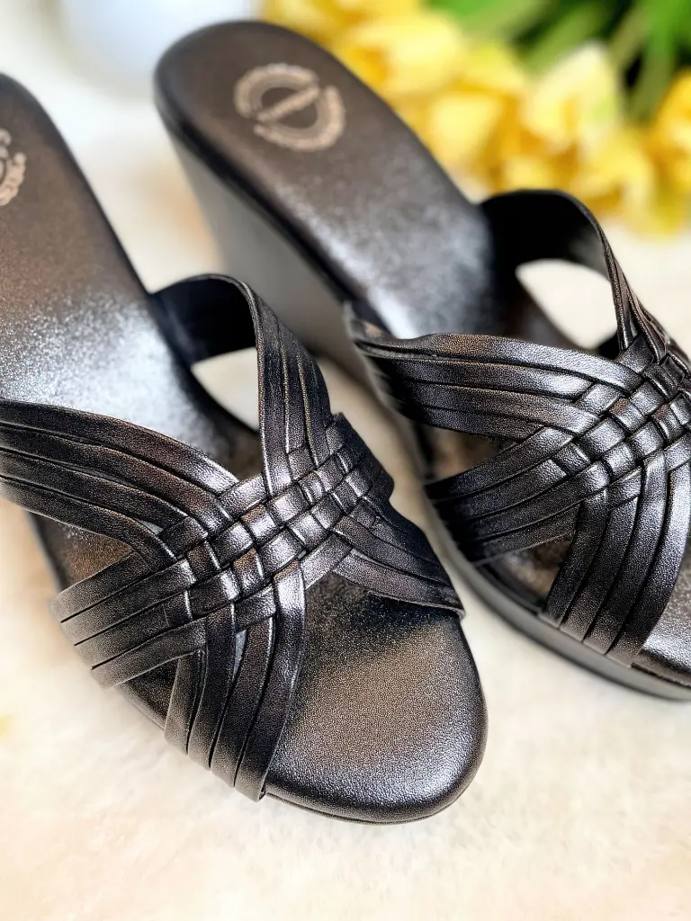 Black Criss Cross Wedges_Front.webp
