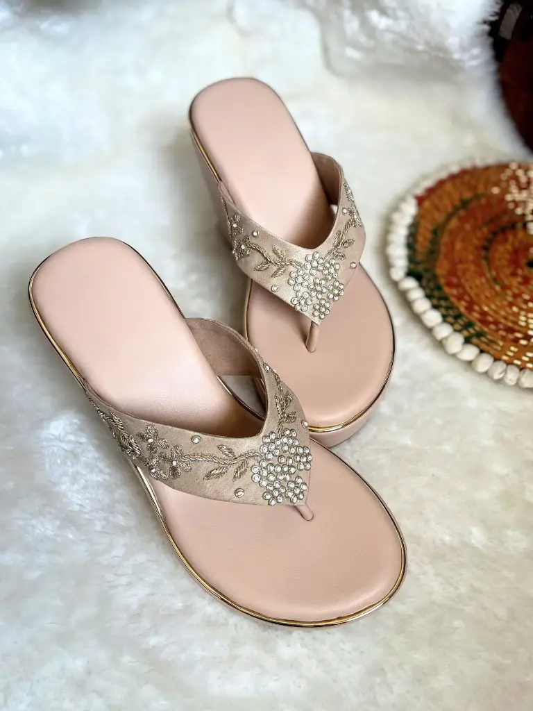 Floral V-strap Wedges