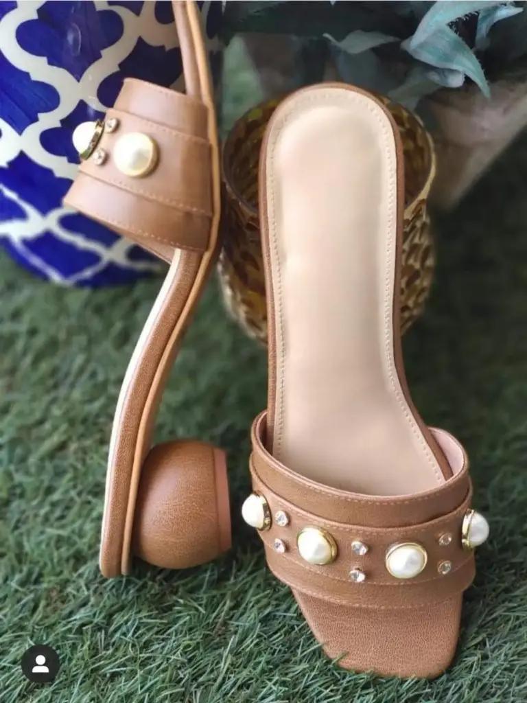 Round Pearl Heels