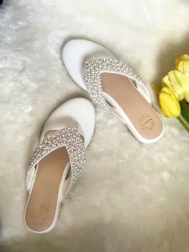 Pearl V-strap Wedges